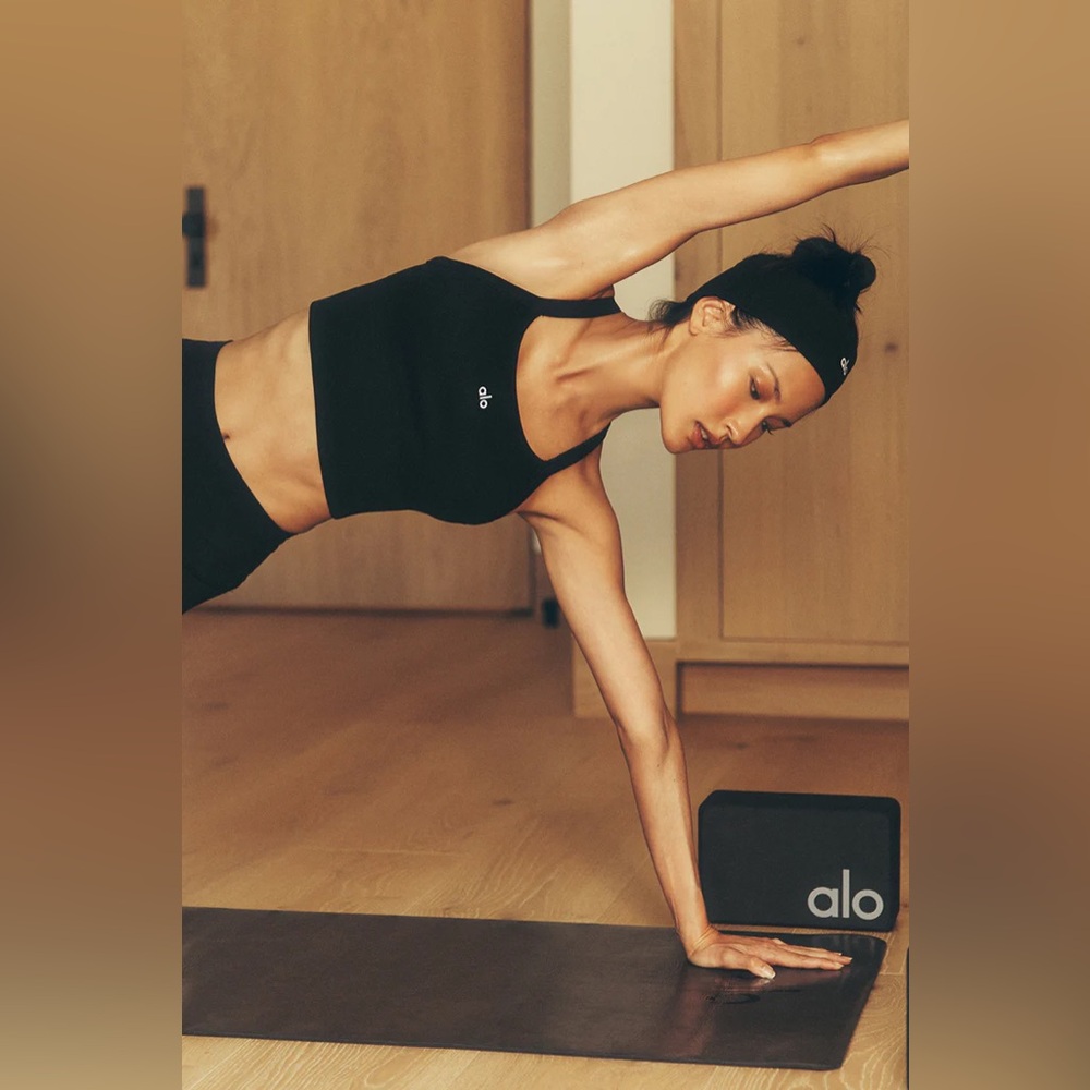 Alo Yoga Seamless Ribbed Bra Tank Black Small Crop Athletic Top